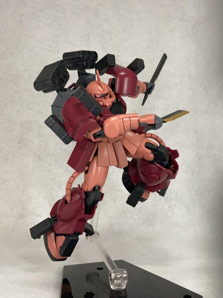 リバイブザクの可動がそのままなのでよく動きます