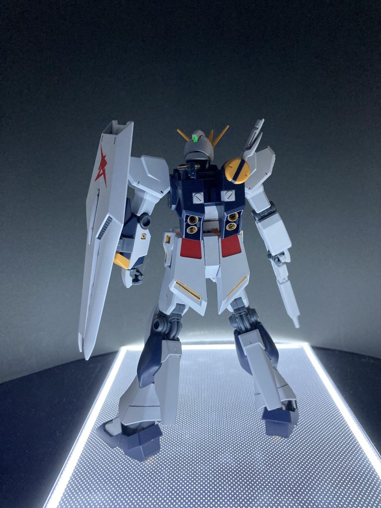 νガンダム–3枚目/制作者：でっきぃ