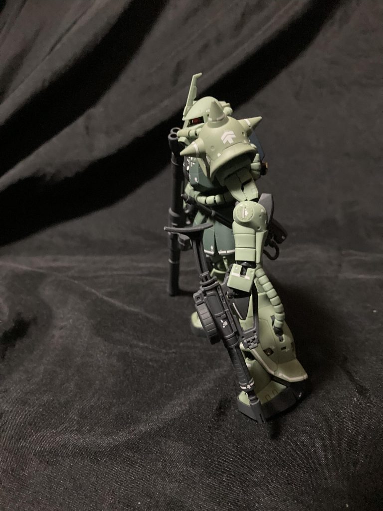 右側画像厚みが無いので物足りない感じがしないでもない、ヒートホークの挿す方向は重さ的に逆だが抜き易さを重視してあえて変えてあります