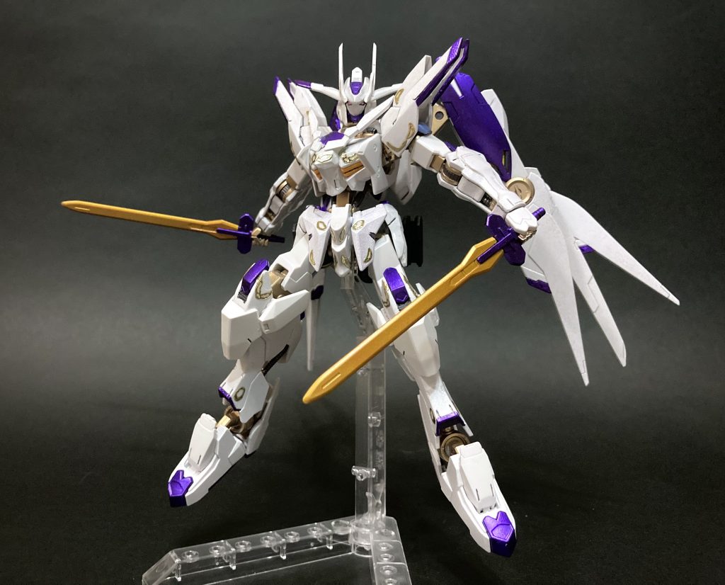 バエルソードはゴールド＋クリアーオレンジです。外見はバエルからさほど大きく変わらずにまとめました。