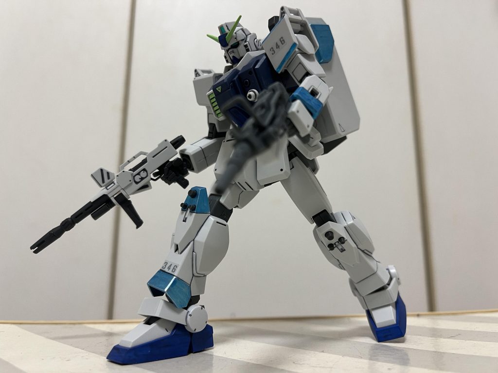 行軍中イメージ。氷山を登っていると想像したら、ウェポンコンテナが登山用のバックパックに見えてきましたw