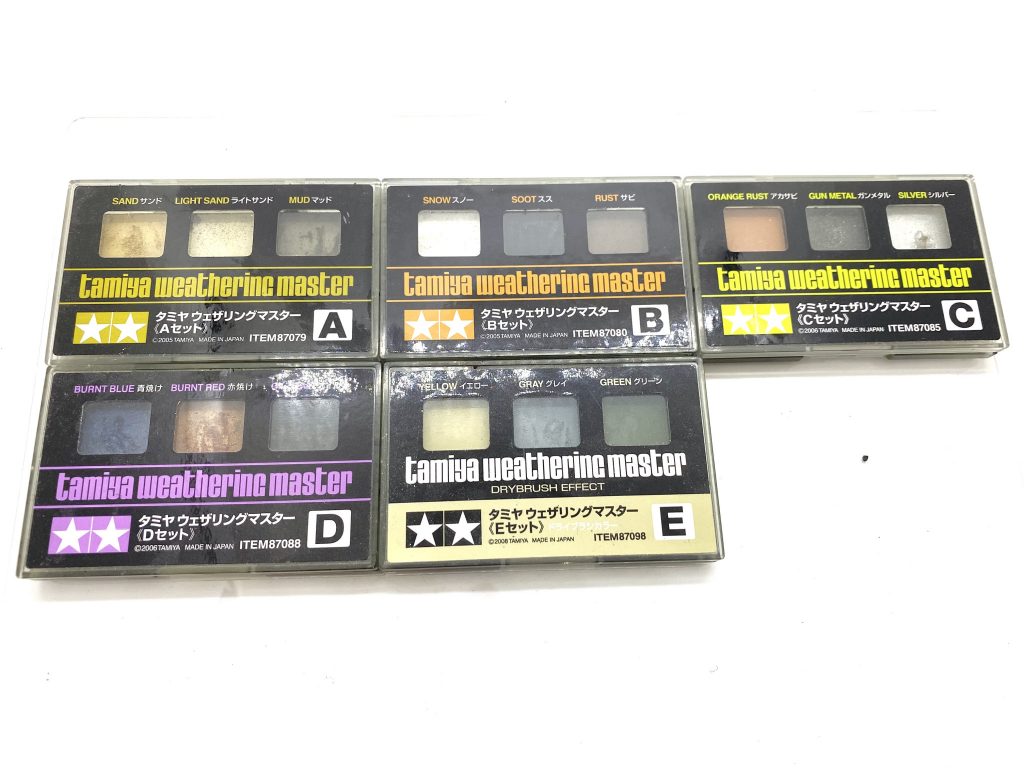 今回使用しましたタミヤのウェザリングマスターでもう必需品です。