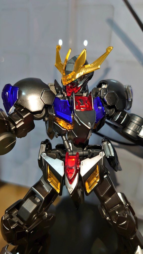 バストアップ。クリアパーツの裏はシルバー塗って光でキラキラするようにしてます✨