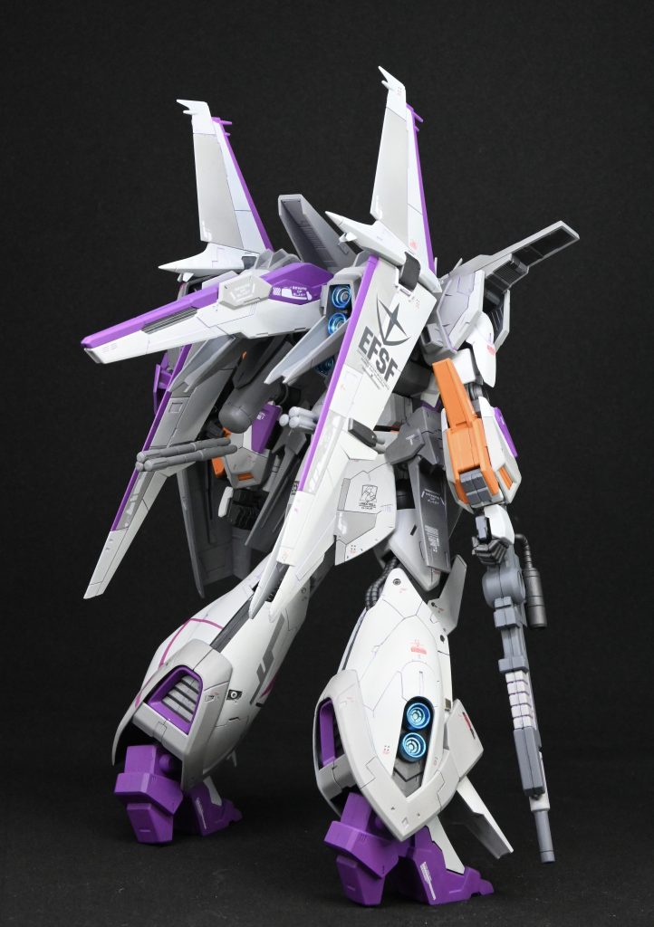 バックショットプロペラントタンクの位置を変更して、翼が内側に来る様にスタイル変更しました。