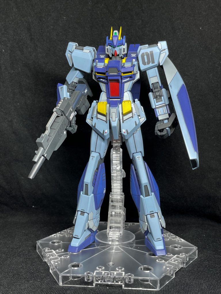 頭部マスクはリガズィです。このマスクは見る角度によって印象が変わるので、バランスを取るのが大変でした。