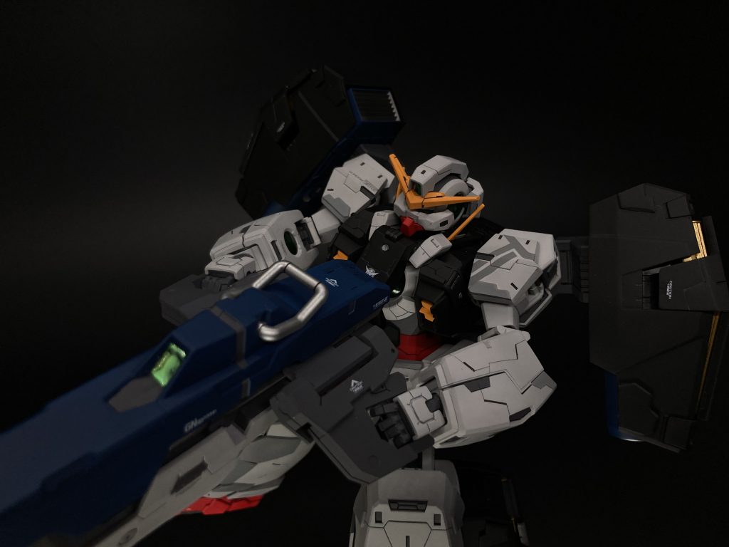 ヴァーチェお馴染みのGNバズーカ発射のポージングです。私はこの角度からのバーストモードが好みです！