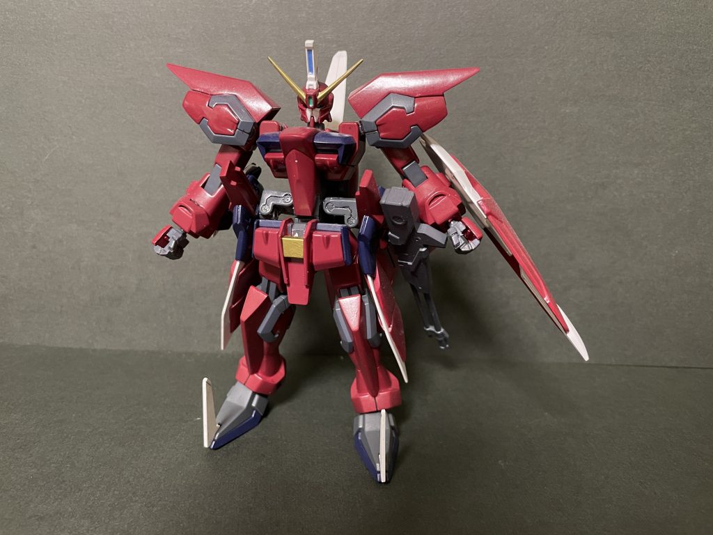 黒背景で撮るとスマホの補正で劇中に近い色合いに