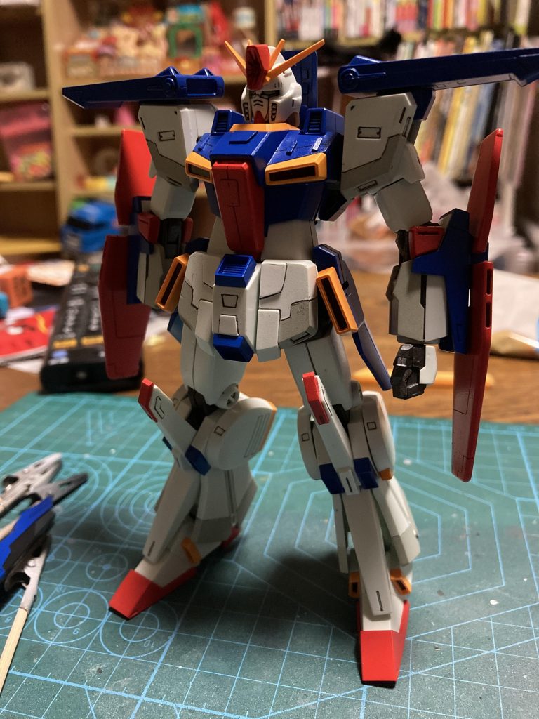 大まかに塗装、墨入れ完了。塗り分け悩んでいるの図。