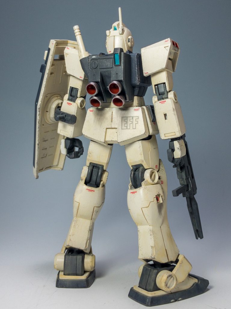 リアビューです。何気にジムIIUC版をHGUCで再現するなら、セミストライカー組み替えが最も設定に近いです。リアアーマーや脚部がキモですね。