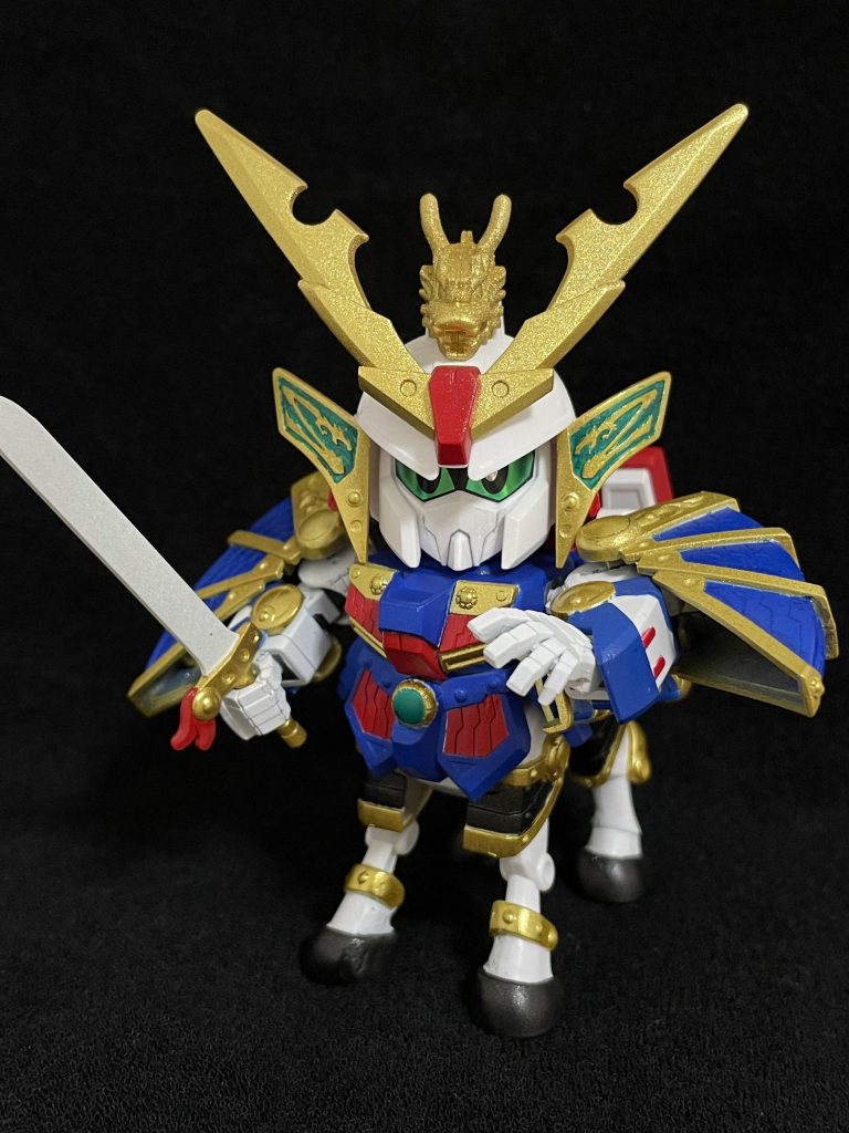 開いた手をつけて躍動感をあるようにしてみました。