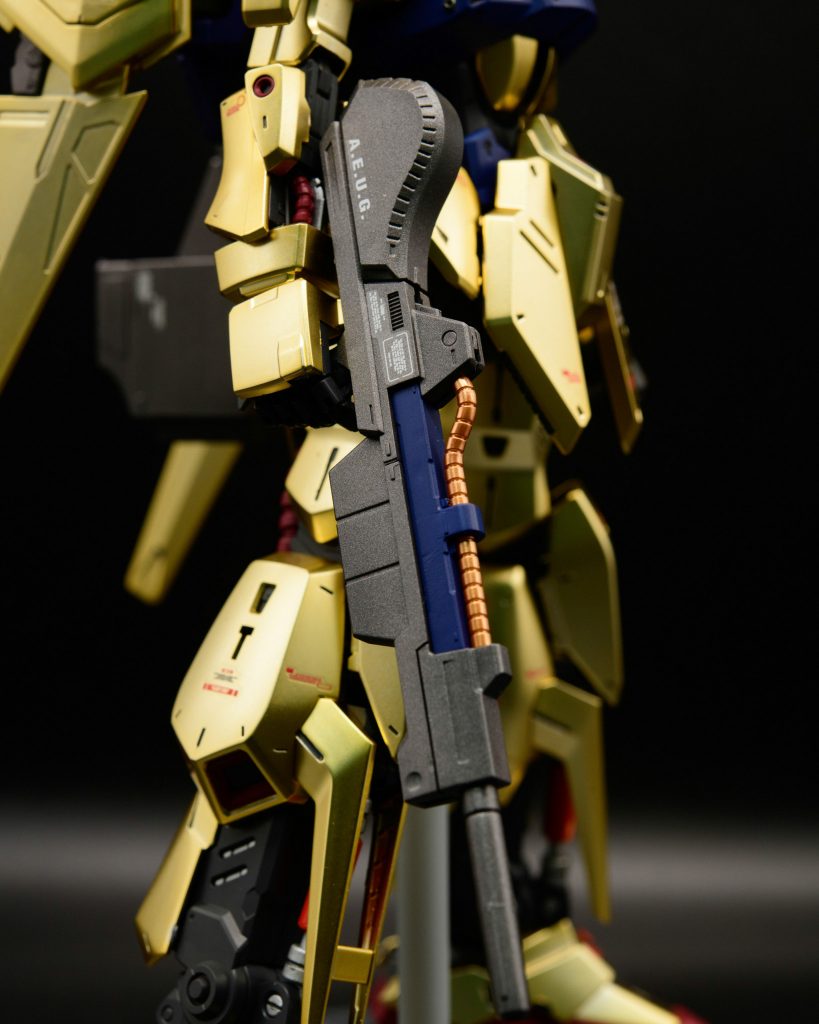 ビームライフルのエネルギーチューブはパールカッパーを使用。