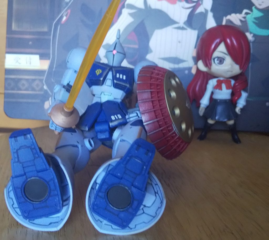 :足の裏だ。すみ入れとバーニアの部分塗りはいい感じだ。