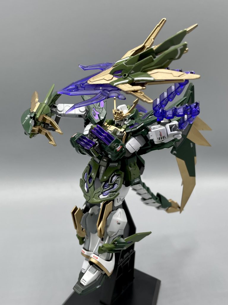 使用商品:*HBBD ガンダムジーエンアルトロン …素体*SD三国創傑伝 張郃アルトロンガンダム …左肩龍部分&切り刻んで各部位アーマー*30MM オプションパーツセット4(戦国アーマー) …右肩龍部分*HGBF リバーシブルガンダム …龍尾部分