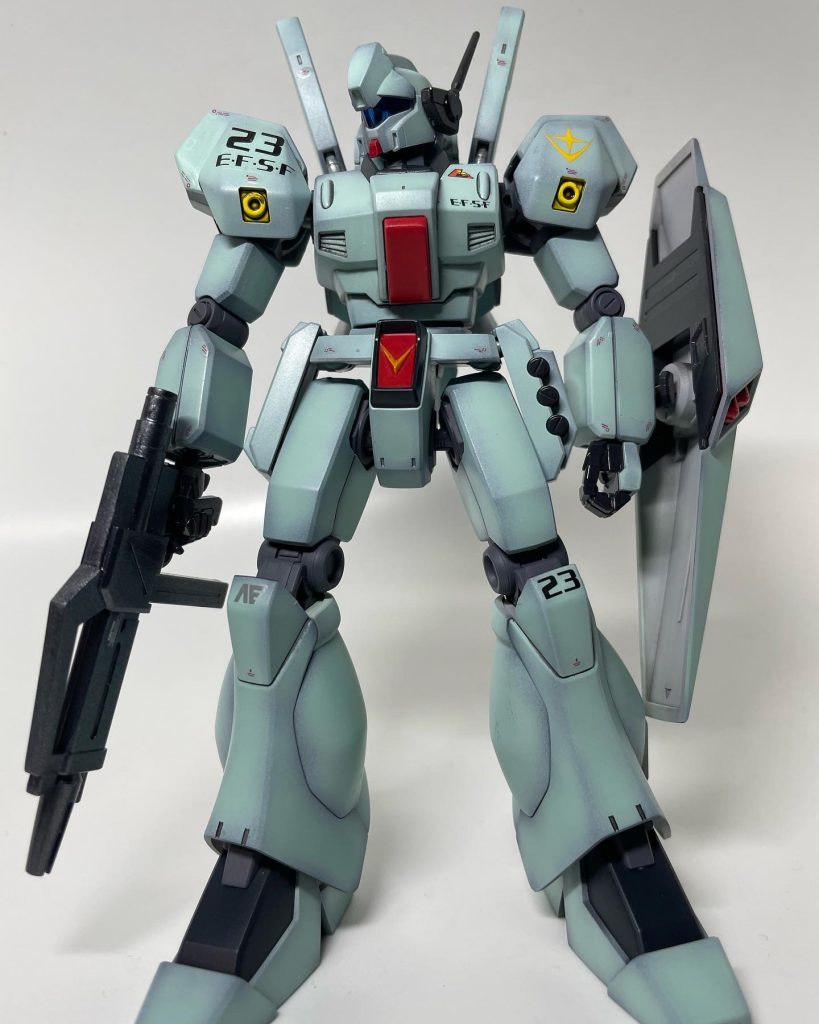 デカールは少な目です。