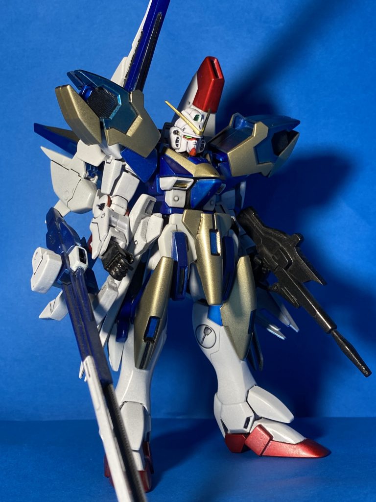 子供時代、リアル頭身のV2アサルトバスターは自分含めて友達も誰も持っておらず、ずっと憧れの機体でした。ガンプラ再開してから定期的にリサイクルショップを巡り、まずはV2アサルト、そして最近V2バスターもゲットすることができて、、ようやく念願のアサルトバスターを組み上げることができて大満足です！いつしかMGのほうも組み上げてみたいですね。見て頂きありがとうございました！