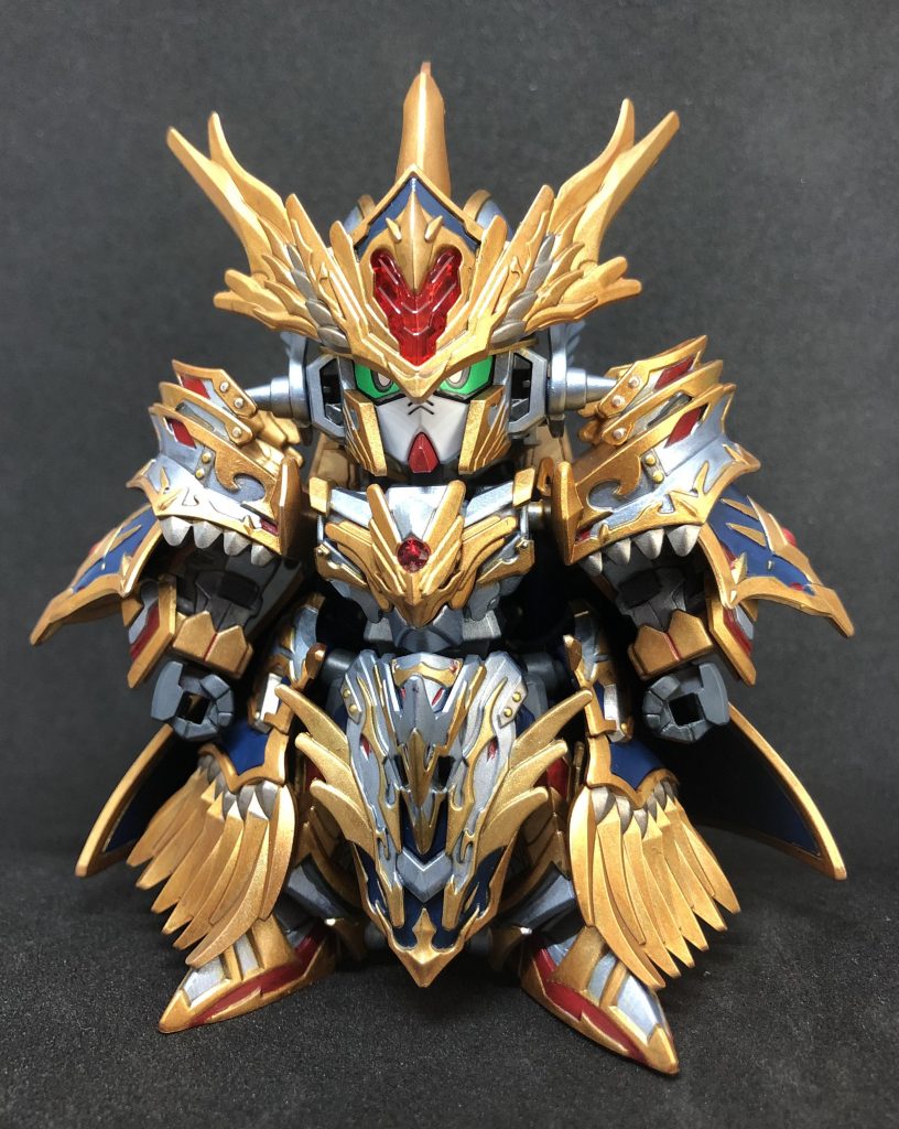 わたくし実のところおガンプラを全体的に筆塗りするのは初でしたの。(実は口の白だけ白サフですわ。)今回の撮影はiPhone8のカメラにしておりますわ。ガンプラお嬢様部を急に始めたのでお嬢様口調ですわ。多分後で「なにこれ…」ってなるやつですわ。