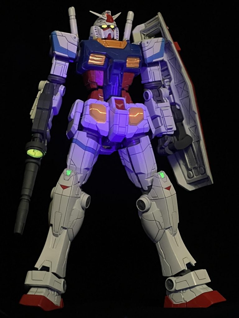 ブラックライト、前。