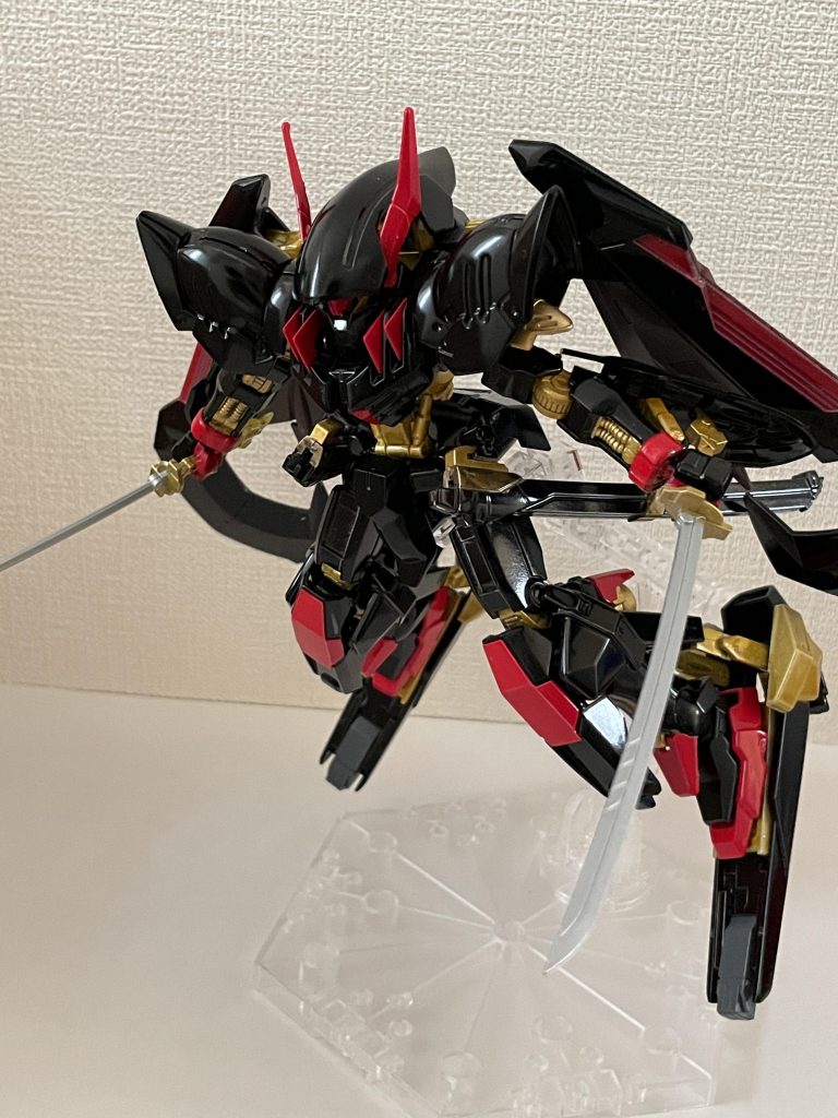 上側から撮ってみました。グレモリーの頭が隠れる感じが好き。