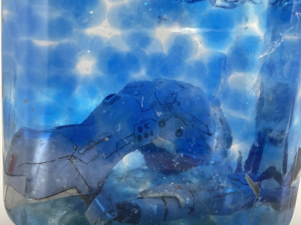 横から。モールドがくっきり見えていいですね