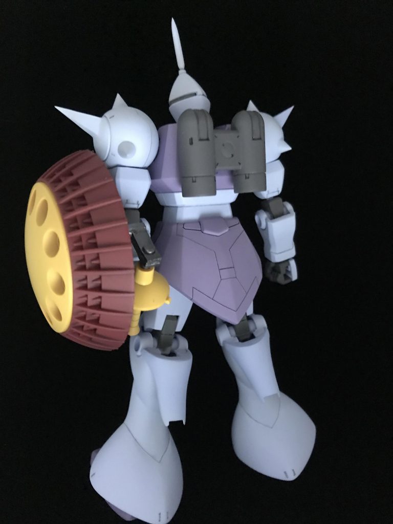 MGギャンのサーベル収納ギミックを真似てシールドにサーベルをマウントできるようにしました。