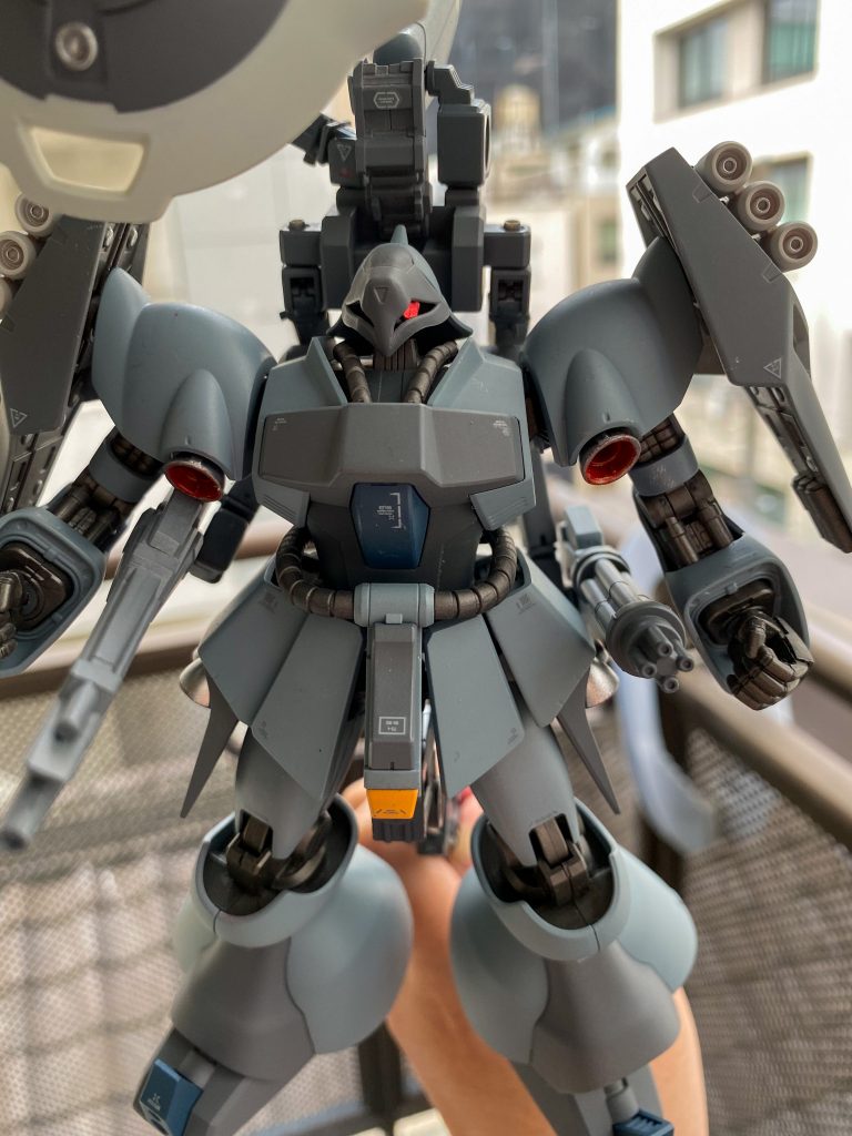 屋内で照明を使って撮るといつも色味が変わってしまいます。屋外で撮ったこれのほうが本当の色に近いんですが、自宅周辺は高い建物が多いんですよね。今後の課題にします。