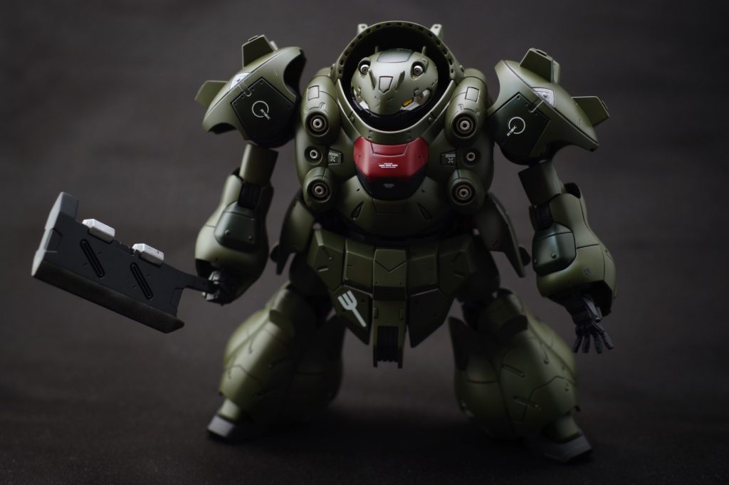 グシオンチョッパー片手に睨みを効かせてます。