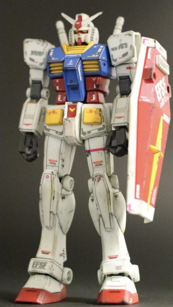 本体は誰でも作れるガンプラをコンセプトにしてます。形成色を活かし未塗装、トップコート、ウェザリングのみで仕上げてます。