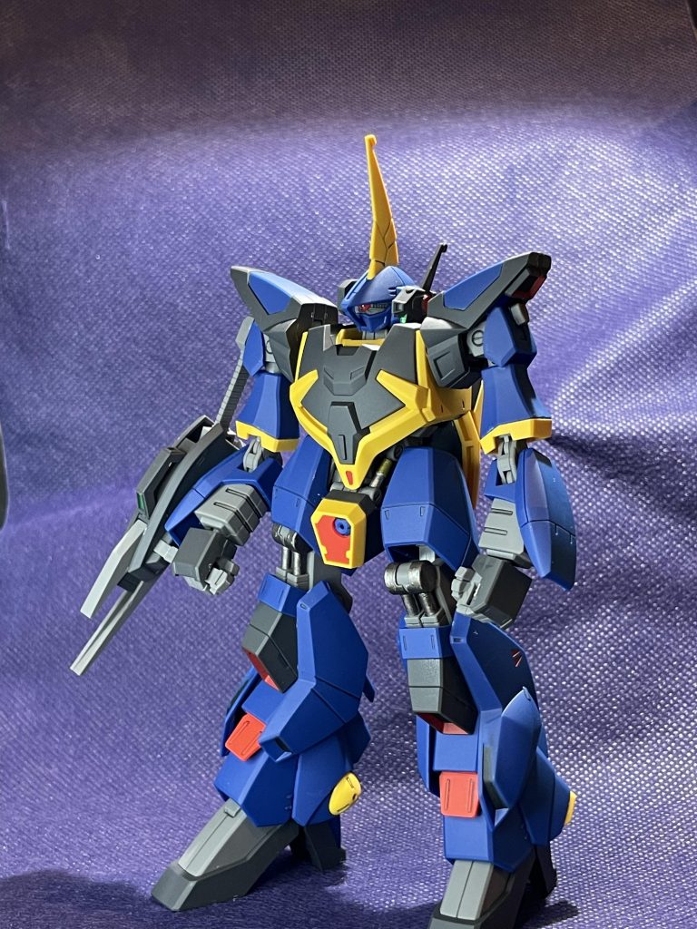 キットに色分けが素晴らしいので、小さな部分を筆塗りするくらいでこの仕上がりなります。