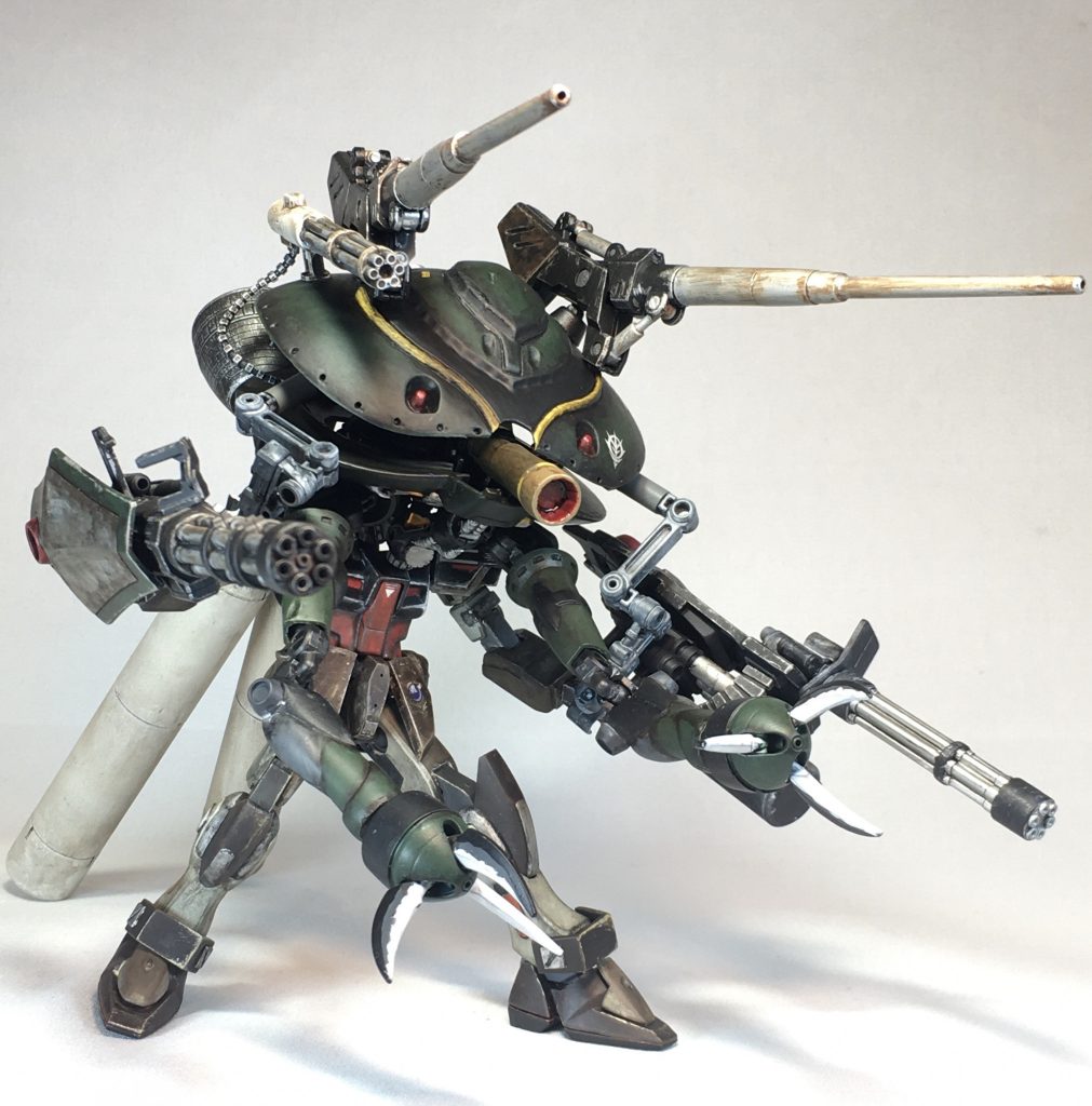 フルバーストモードの様な形態。レオパルドデストロイの様にガトリングを両手でもって打つ事ができます。