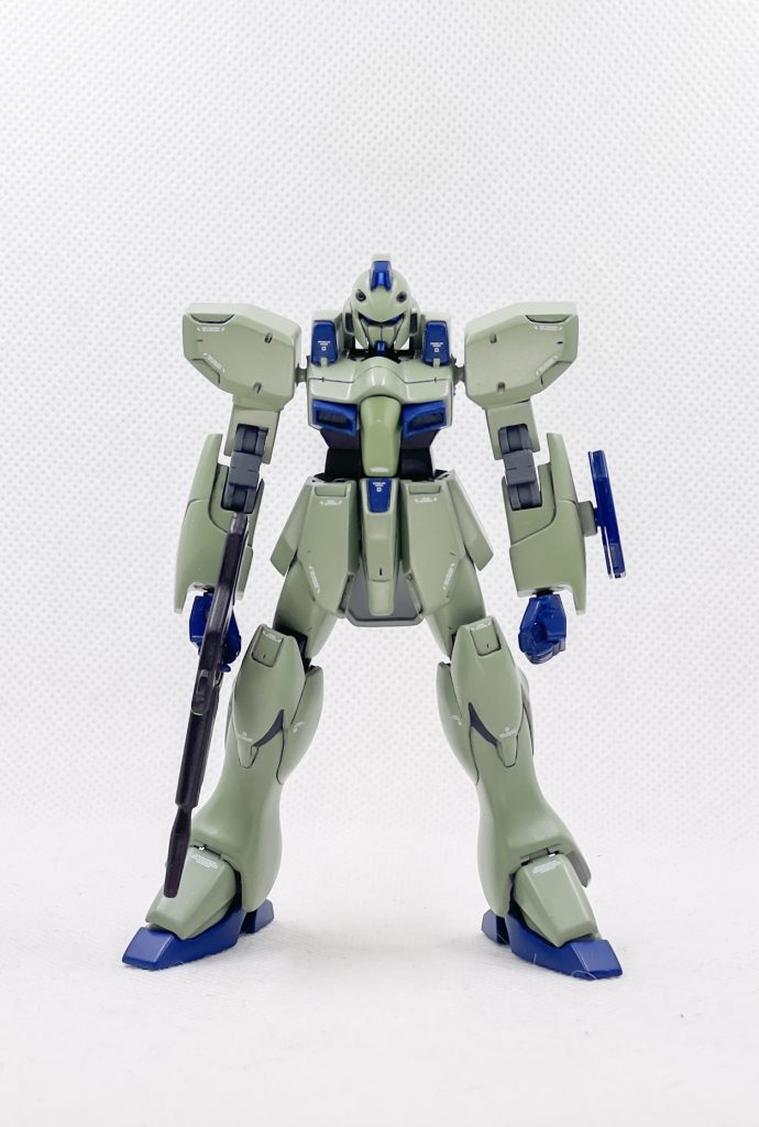 正面から。頬と胸のダクト部にはスリット入れたプラ板を入れてます。