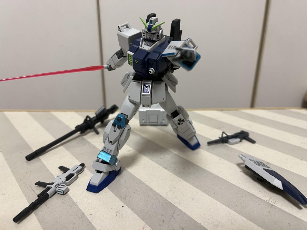 最後は装備を投げ捨てて、サーベル持って突撃!ということで、終わりです。今まで全グレード含めて、陸ガンは初めて作りました。陸ガン系でいえば、ブルー1号機は作ったことありましたが。Ez-8も積んでるので、早く作って並べたいですが、あれは8小隊…もといシロー用なので、この陸ガンの隣に立たせるのは変かもなぁwそれじゃあ。。