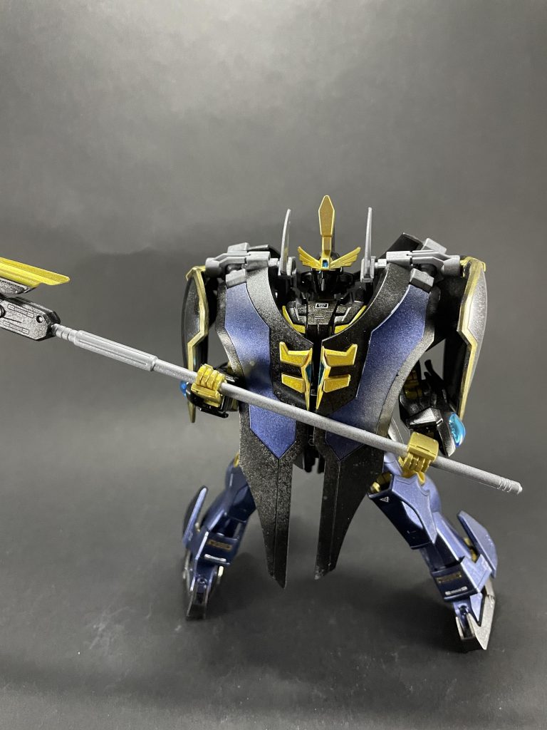 ガンダムマーカーのメタリック色は塗膜が薄いので、ところどころハゲてしまっているので、少し見栄えが良くないのが失敗点😰