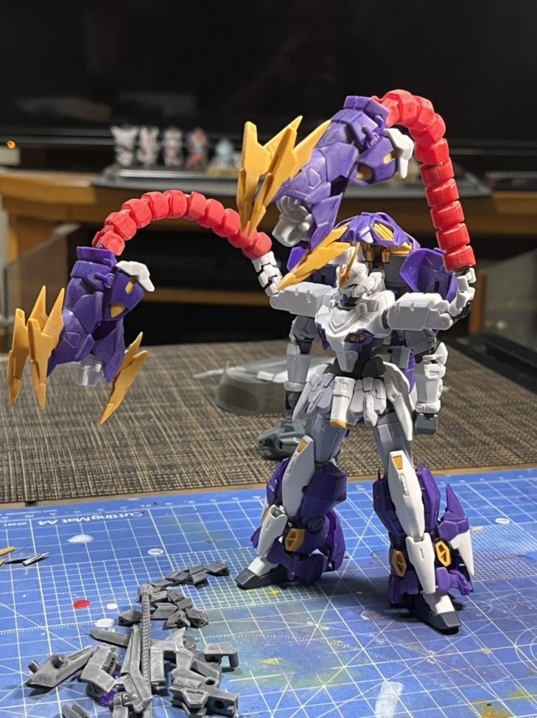 ナタクからドラゴンハングを移植。ほぼ無改造で取り付けられたのでこれだ！と大はしゃぎ。