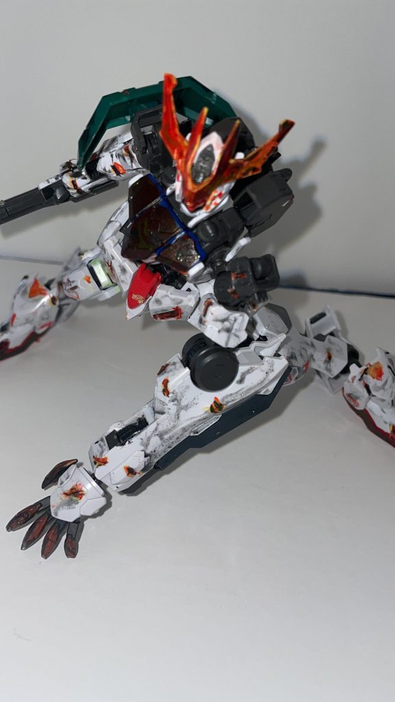 サムネのやつ右手にメイス持たせりゃよかったか