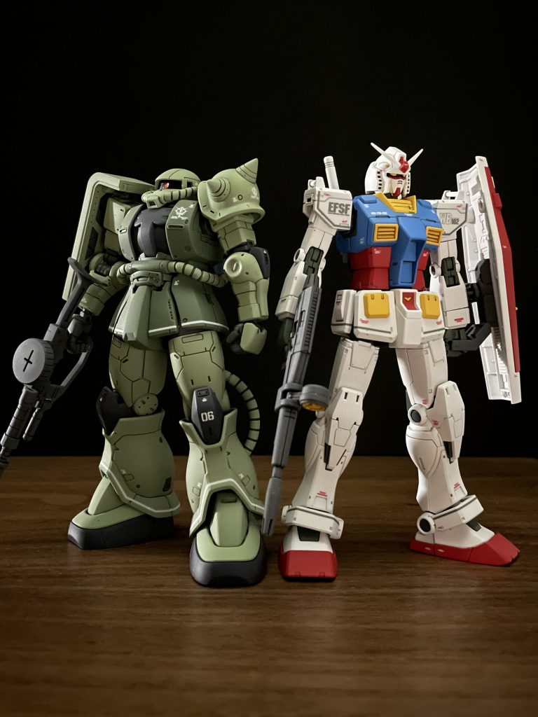 アニメに近いシンプルなHGUC版も好きですが、ディテールのあるTHE ORIGIN版もカッコいいですね。ドアン版やMSDでもっとキット化して欲しいです。