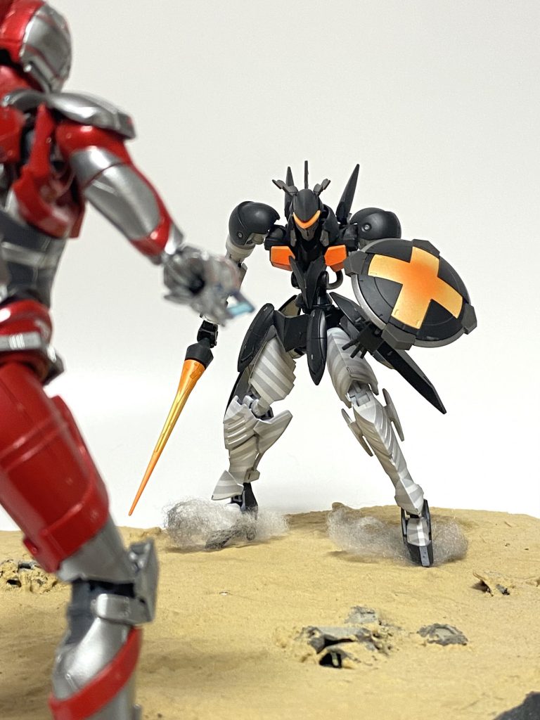 ウルトラさん「待て、ちょっと待て、ただでさえアカン奴なのに何だその武器はっ! あっ、危な!ちょ、待て…アッ、アァ〜〜〜!」その後彼の姿を見た者は居ない…