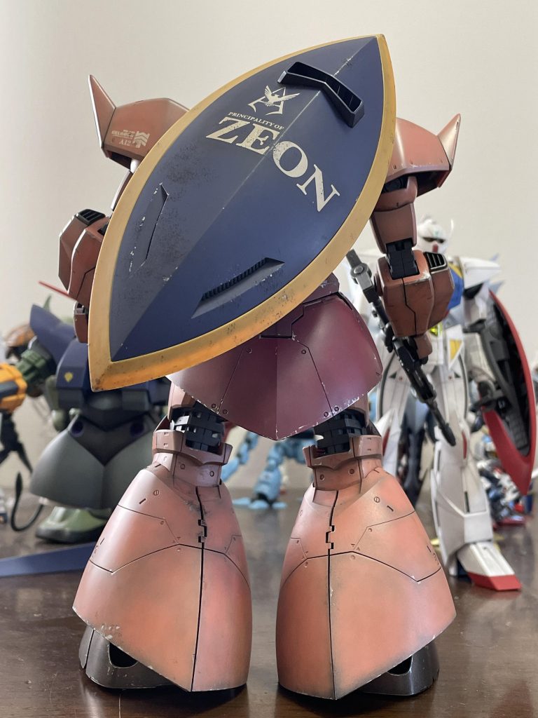 基本塗装は水性のシャアピンク及びシャアレッド