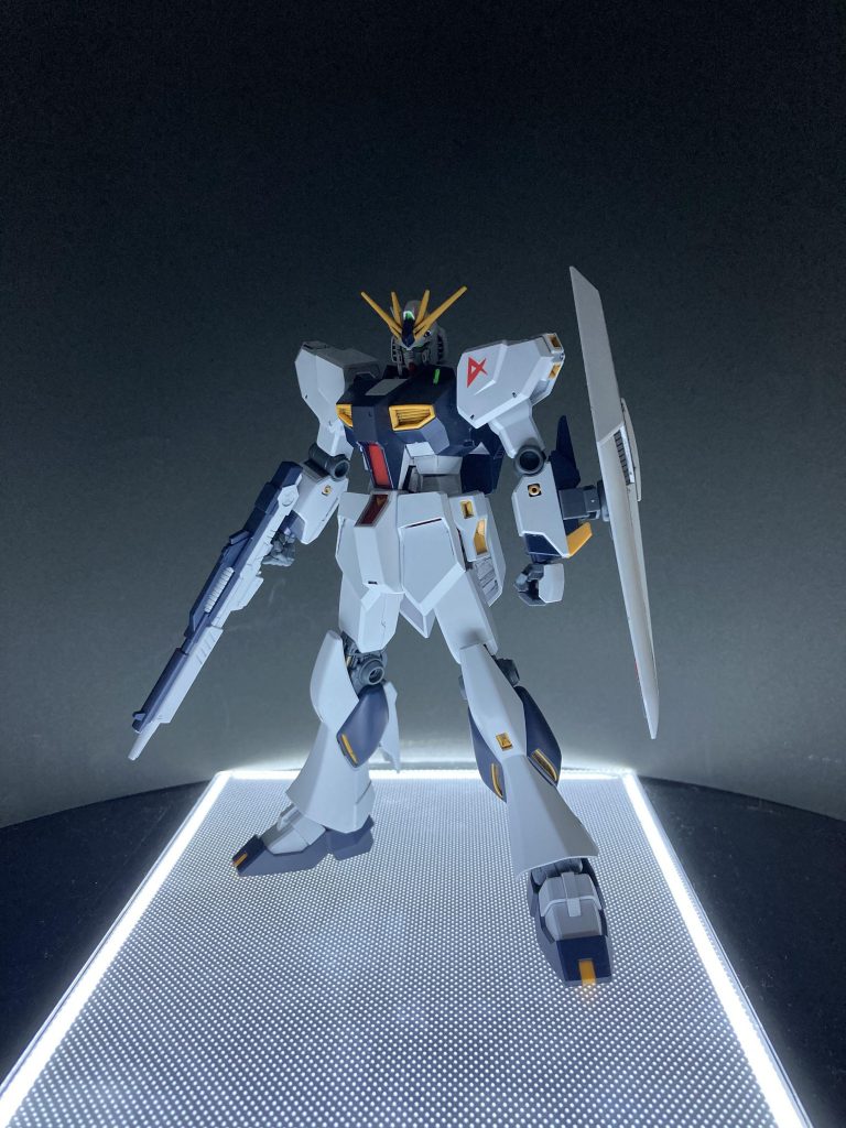 νガンダム–2枚目/制作者：でっきぃ