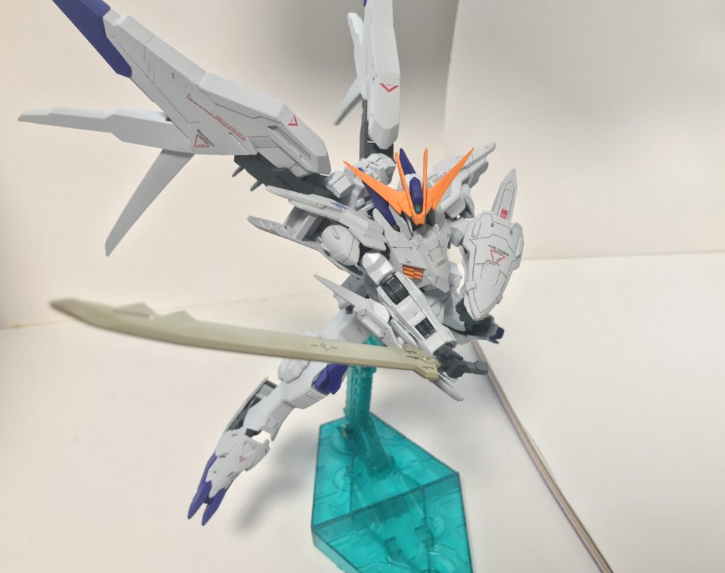 レアアロイ製長刀。バスタードメイスの中に仕込まれている、ある種ダイバーにとっての切り札に近い武装であり、切断力と耐久性に関してはナイトブレードとバトルブレードを上回るものに仕上がっている。