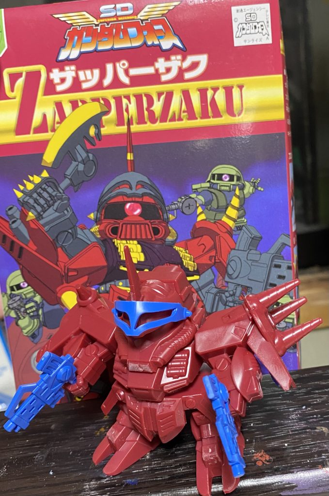 元は2色キットです。手足は棒状で頭胴も繋がってます。このままでもカッコよかったんですがなんか寂しいキットだったので改造にふみきりました。