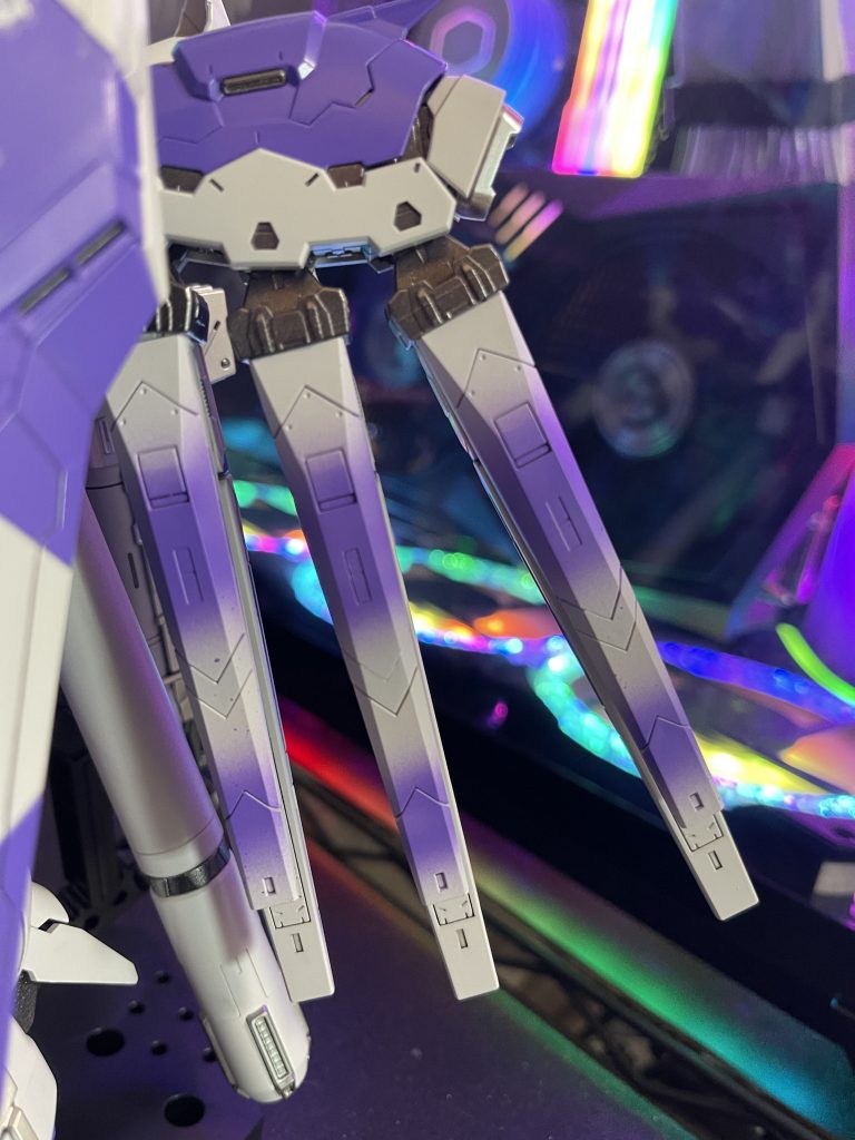 ファンネルをタミヤのダブルアクション0.2mのハンドピースでパープルグラデーション