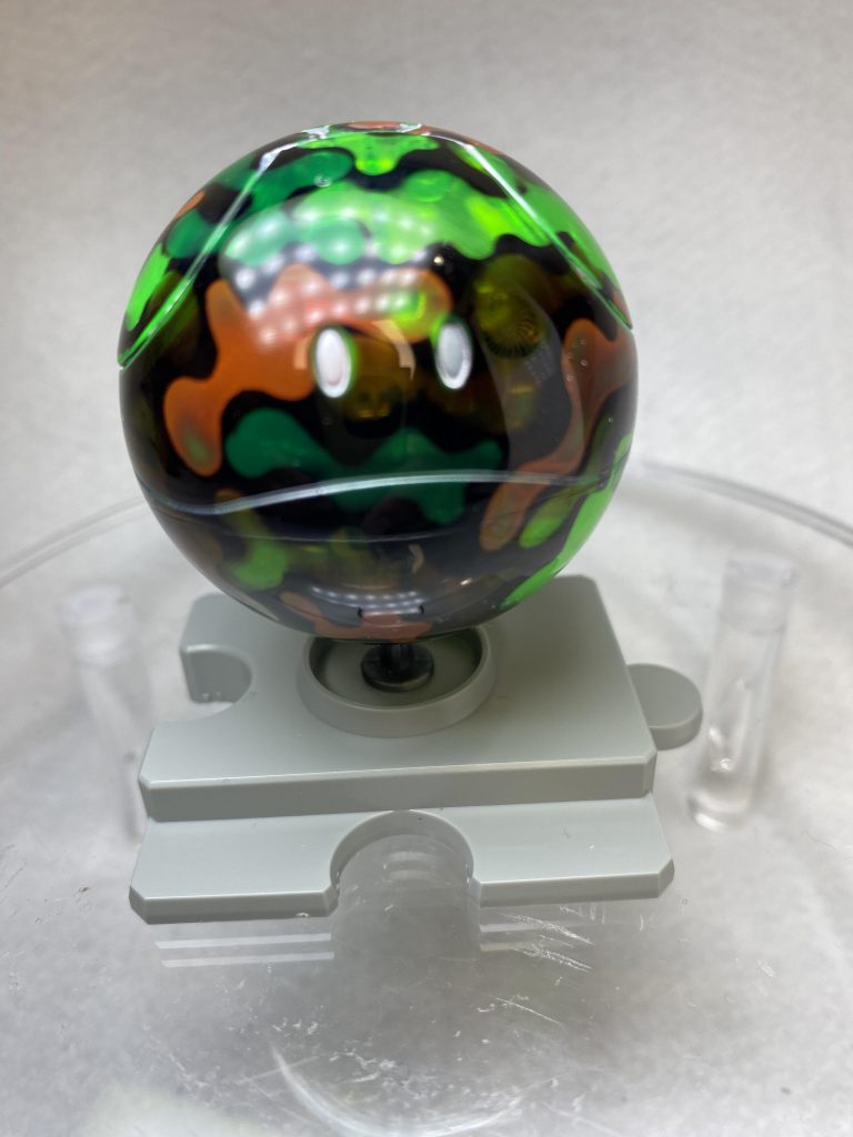 緑のクリアverでやるとスイカみたいになりました。