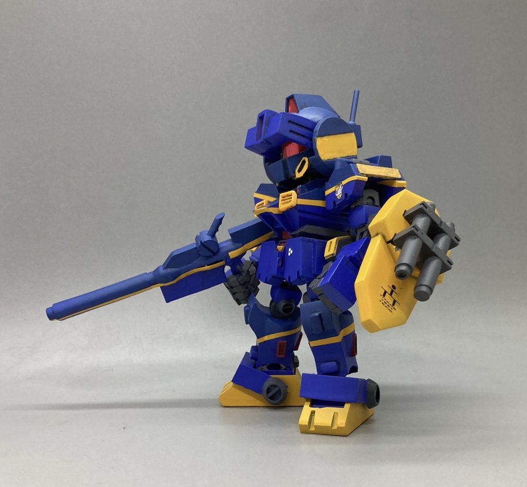 ガルバルディ用シールド、試作ビームランチャー、ハイザックカスタム用バックパックを装着して、ジムスナイパー3高機動型になります。実はこの形態を基本に作ってます。