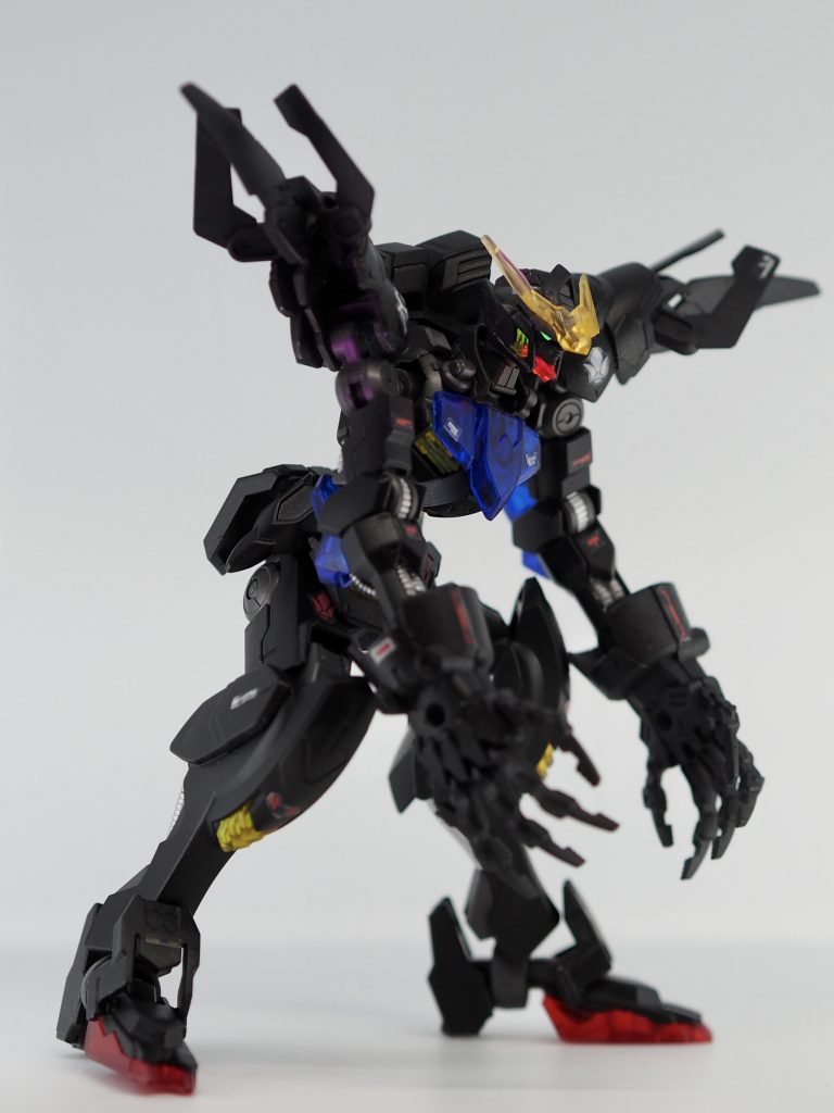 大型クローにしたので腕が長くなり、スタイル的にはルプスレクスに近い感じですが、雰囲気は別物になったと思います。