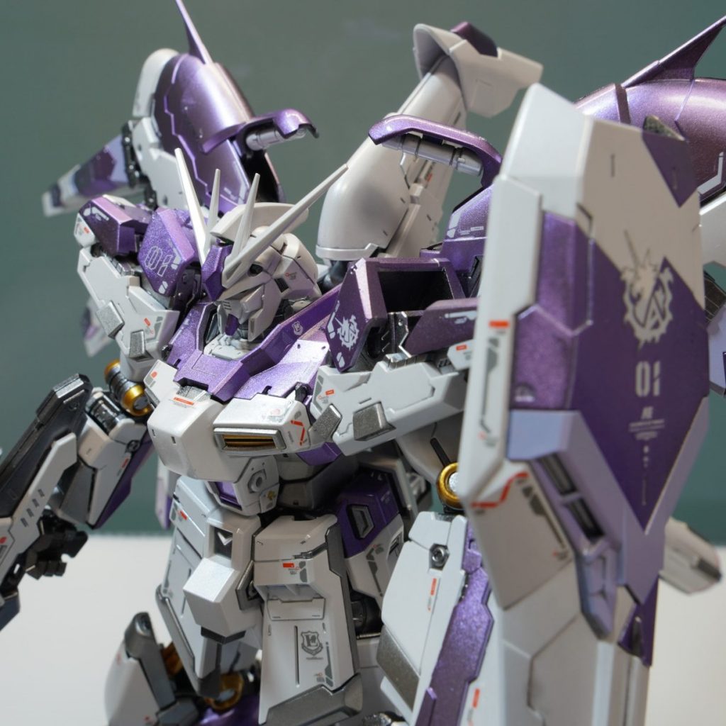 RG Hi-νガンダム (パール＆キャンディー)｜mamorさんのガンプラ作品