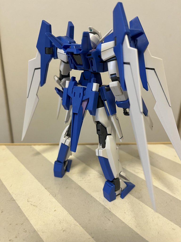 勿論尻尾も紫へ。元々黄色い箇所少なめですが、その少ない箇所を色変更することで印象をガラッと変えられるのはいいですね。