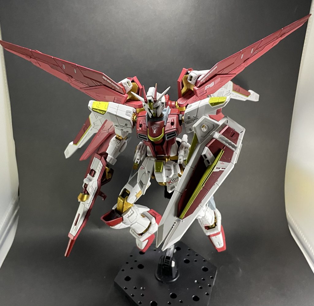 中国限定ガンプラのストフリのカラーリングを参考にしました😄白以外は塗装しました😆