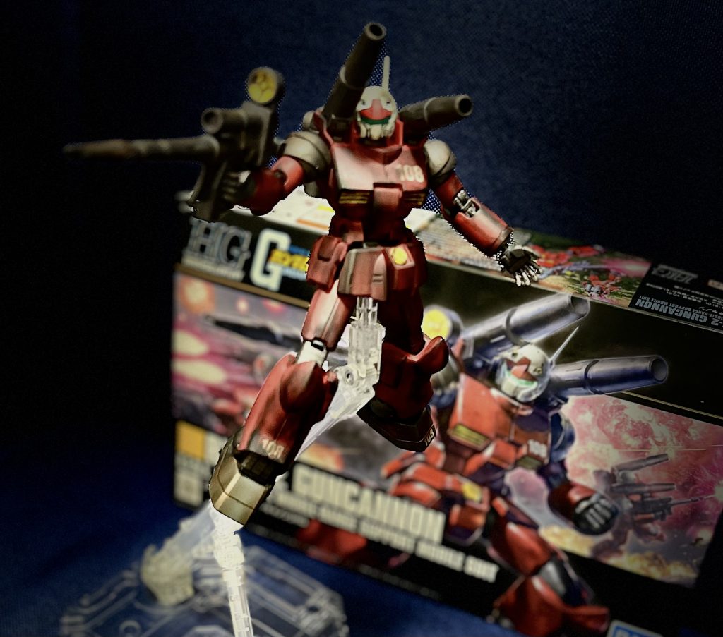 RX-77 ガンキャノン秋葉原を散策していたら運良く定価で購入出来ました。赤い機体に黒のすす汚れのようなウェザリングは陰影が出て映えますね。個人的にガンキャノン好きです。