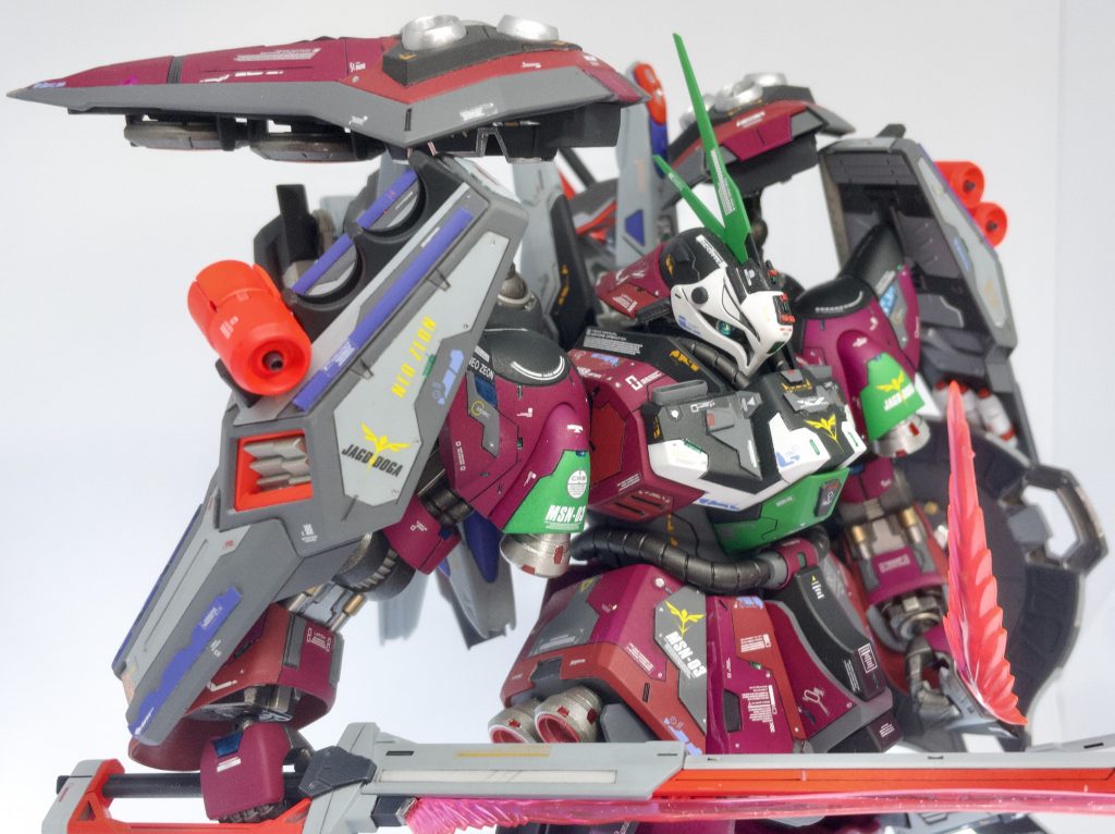 遠距離だけでなく近距離系も完備。距離を選ばないからこその総帥用です。