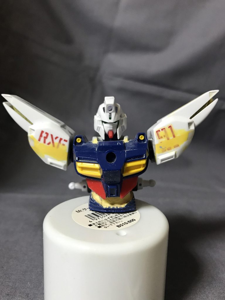 肩アーマーを2mm延長。せっかくRXF91とマーキングしてくれているのを無駄にしてしまいました💦ちゃんとデカールは付けてくれてますし！バンダイさん、エラい‼︎